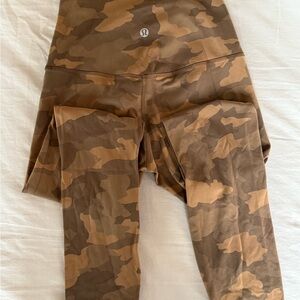 Lululemon Align High-Rise Pant 25"
Heritage 365 Camo Beige Multi